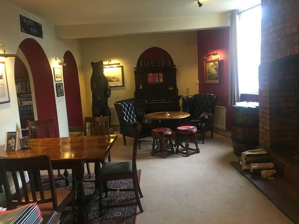 The Bear Inn Hodnet Luaran gambar
